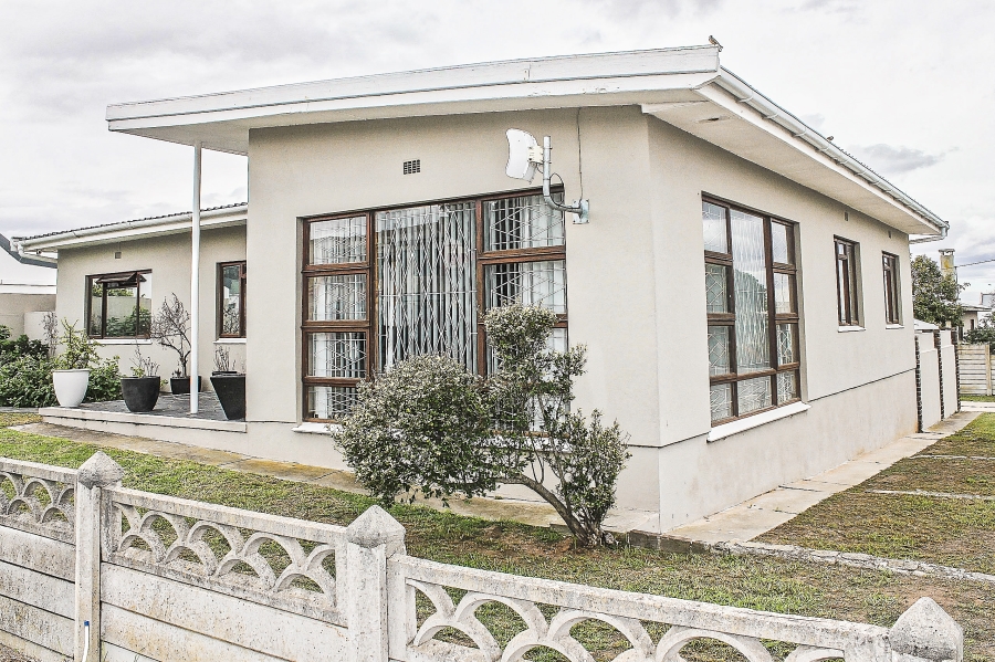 3 Bedroom Property for Sale in Bredasdorp Western Cape